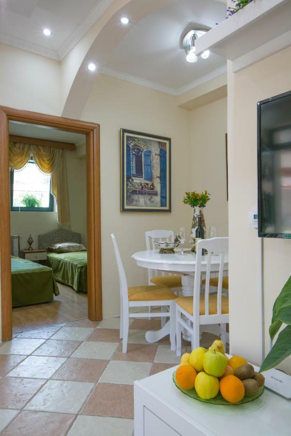 סוטומורה Apartments Holiday Lux מראה חיצוני תמונה
