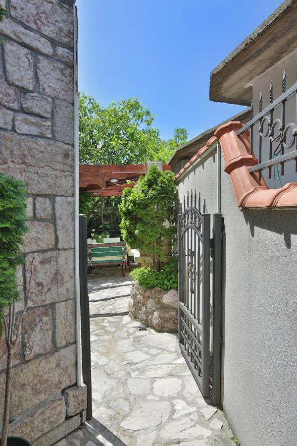 סוטומורה Apartments Holiday Lux מראה חיצוני תמונה